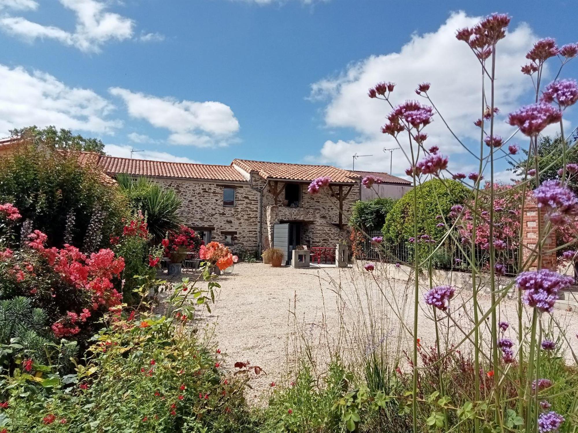 Gite De Charme Avec Velos Dans Un Village Viticole Proche Clisson Et Puy Du Fou - Fr-1-306-818 Monnieres  Exterior foto